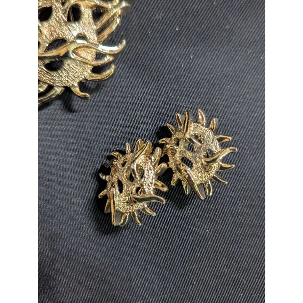Vintage Sarah Coventry Gold-Tone Sea Urchin‎ Brooch & Clip-On Earrings Set